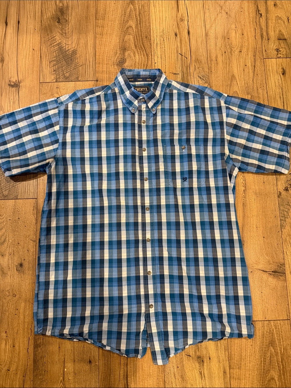 20X Wrangler shirt. Size XLT